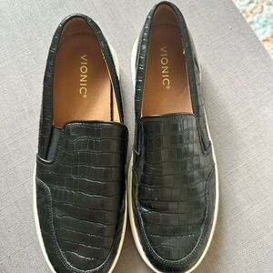 Vionic Black Loafers Slip-On Comfort